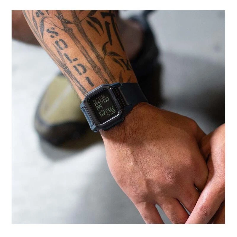 Regulus nixon watch store