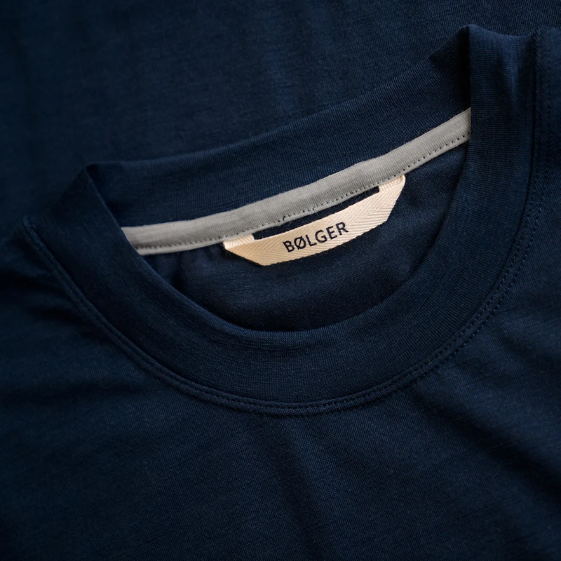 Bølger Womens Torvik Merino Blend Long Sleeve T-Shirt (Navy) | Sportpu